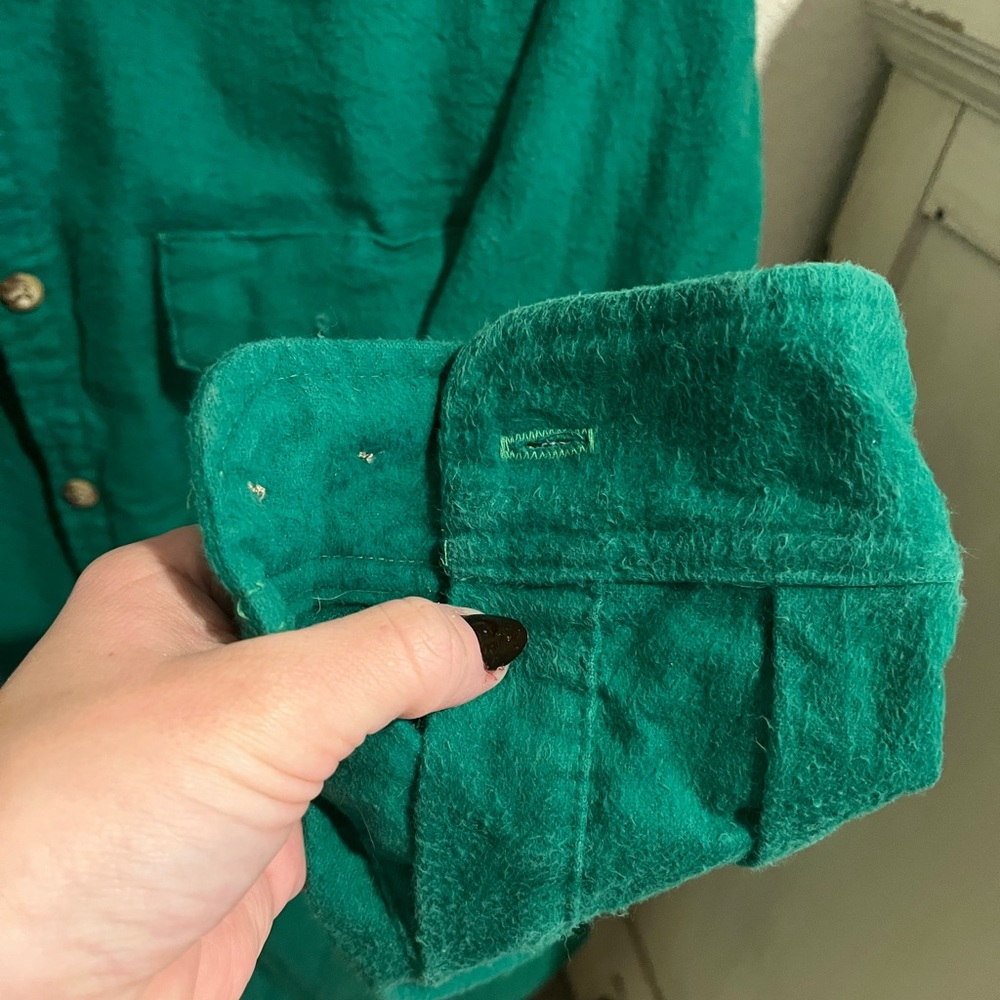 Vintage Outdoor Exchange Kelly Green button down size medium - Picture 8 of 13